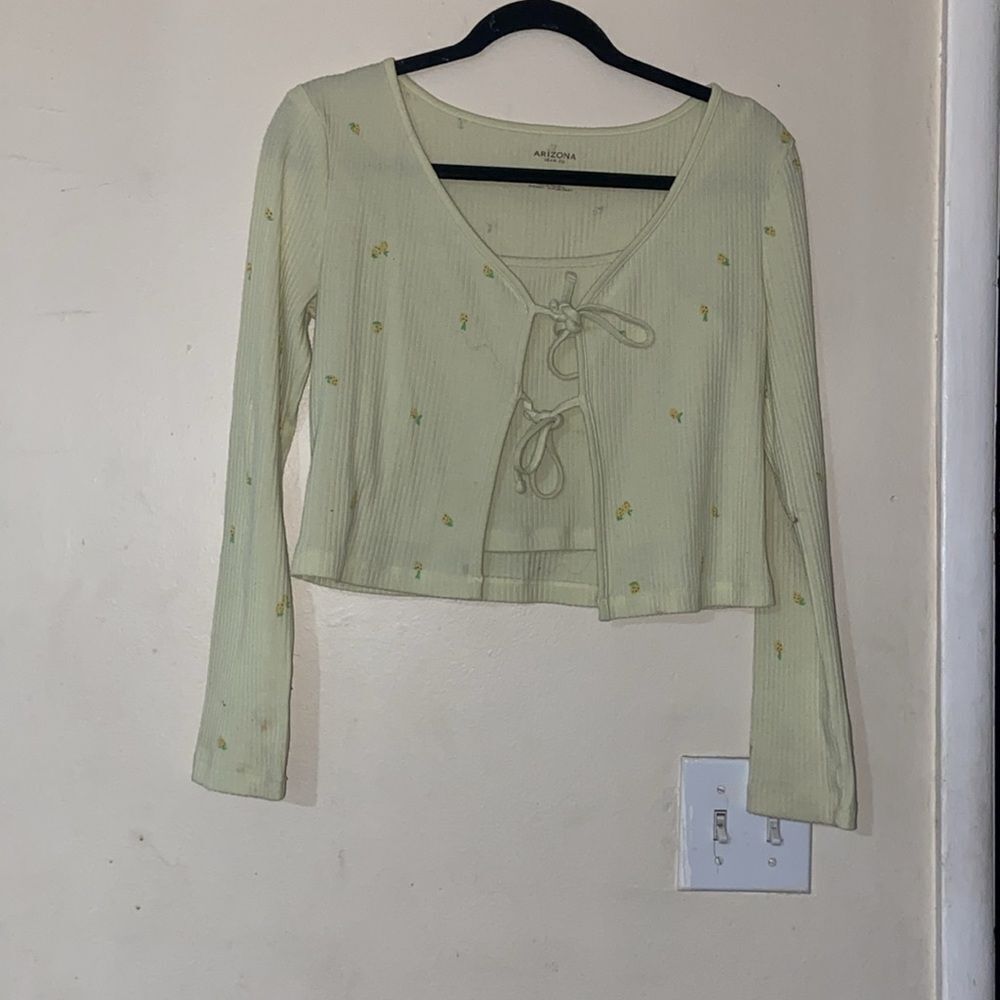 Set 2 Pc, Arizona Jean Company Women's Cream Tie-Front Top Size M